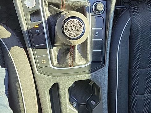 Used 2021 Volkswagen Jetta GLI image 9