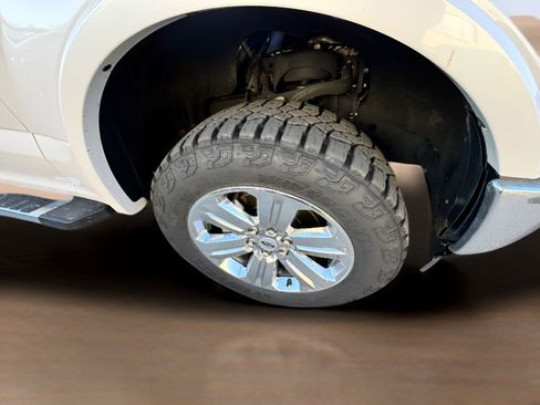 Used 2019 Ford F150 Lariat image 38