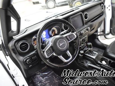 Used 2020 Jeep Gladiator Overland image 13