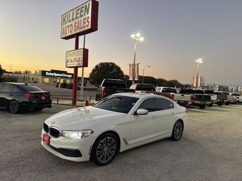 Used 2019 BMW 530i w/ Convenience Package image 2