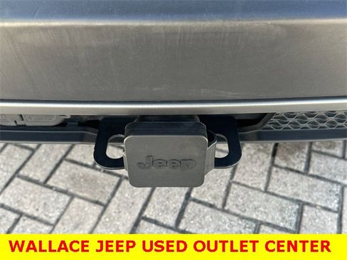 Used 2019 Jeep Cherokee Trailhawk w/ Trailer Tow Group image 12