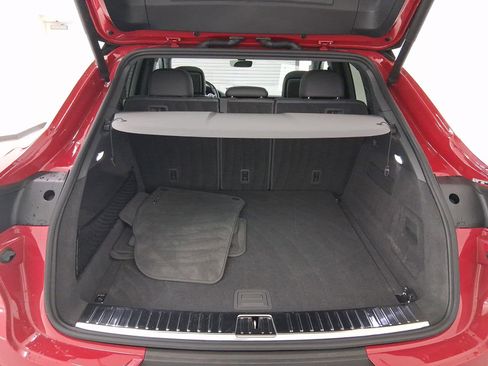 Certified 2023 Porsche Cayenne Coupe image 33