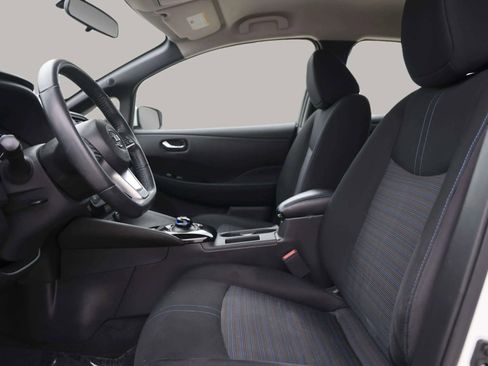 Used 2018 Nissan Leaf SV image 17