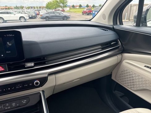Used 2025 Kia Carnival SX FWD image 26