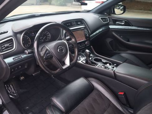 Used 2019 Nissan Maxima SR w/ Premium Package FWD image 9