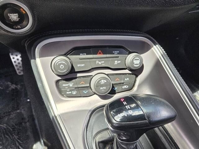 Used 2021 Dodge Challenger R/T w/ Driver Convenience Group RWD image 17