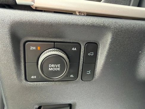 Used 2025 Ford Expedition Active AWD/4WD image 13