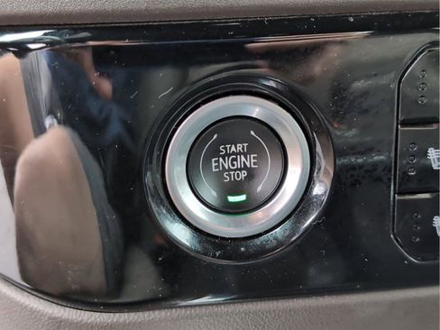 Used 2022 GMC Sierra 1500 SLT w/ SLT Convenience Package image 25