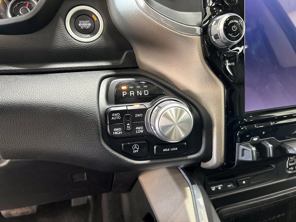Used 2019 RAM 1500 Laramie AWD/4WD image 18