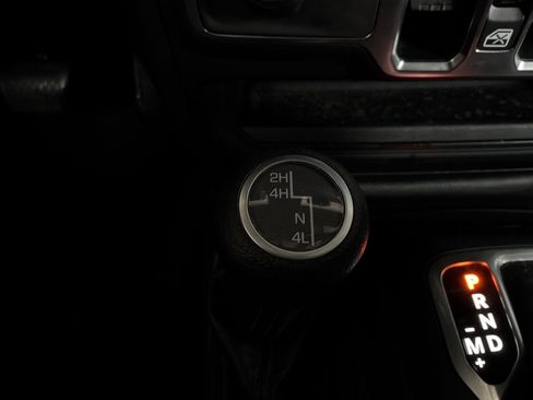 Used 2025 Jeep Wrangler Unlimited Sahara AWD/4WD image 20
