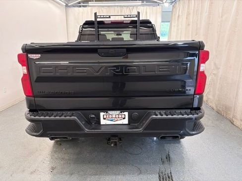 Used 2021 Chevrolet Silverado 1500 Custom Trail Boss w/ Midnight Edition AWD/4WD image 6