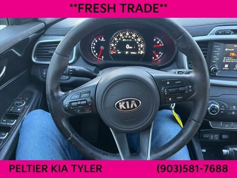 Certified 2018 Kia Sorento LX image 17