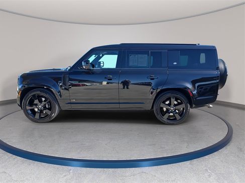 Certified 2024 Land Rover Defender 130 V8 image 8