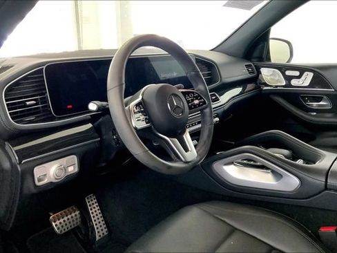 Used 2023 Mercedes-Benz GLS 450 4MATIC image 6