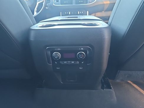 Used 2024 Chevrolet Suburban Premier image 25