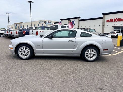 Used 2007 Ford Mustang GT Premium RWD image 3