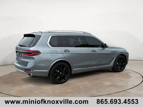 Used 2023 BMW X7 xDrive40i w/ Premium Package AWD/4WD image 3