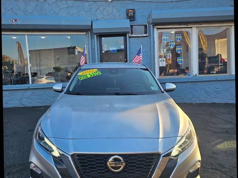 Used 2022 Nissan Altima 2.5 SV image 1