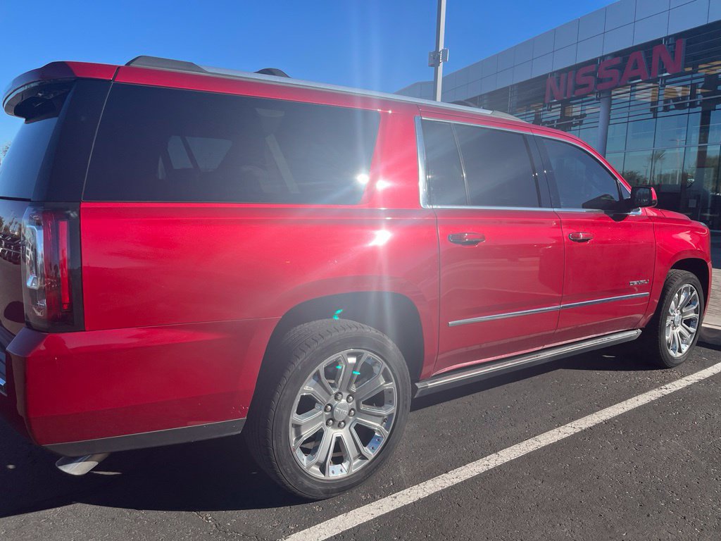 Used 2015 GMC Yukon XL Denali w/ Premium Package AWD/4WD image 4