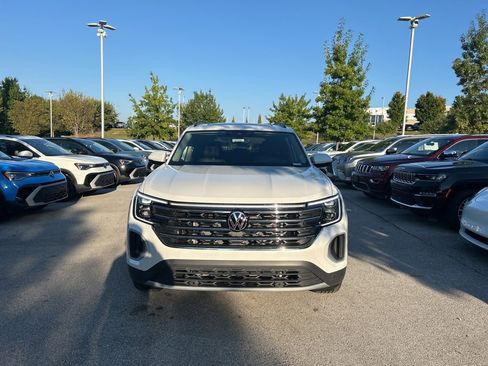 New 2026 Volkswagen Atlas SE image 2