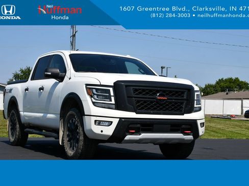 Used 2021 Nissan Titan PRO-4X w/ Pro-4x Convenience Package AWD/4WD image 1