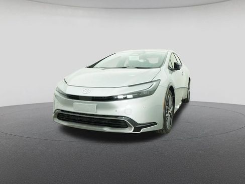 New 2026 Toyota Prius XLE image 32