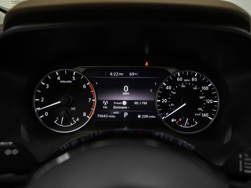 Used 2022 Nissan Rogue SV w/ SV Premium Package image 32