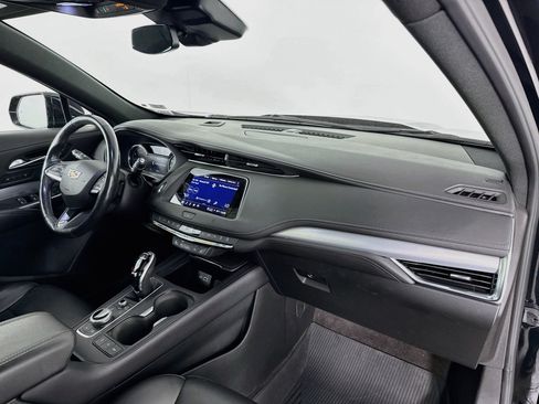 Used 2021 Cadillac XT4 Premium Luxury w/ Cold Weather Package FWD image 27