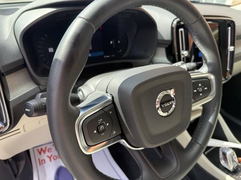 Used 2024 Volvo XC40 B5 Plus AWD/4WD image 15