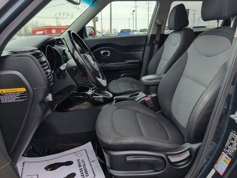 Used 2018 Kia Soul + w/ Audio Package image 8