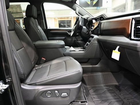 New 2026 GMC Sierra 2500 Denali w/ Denali Reserve Package image 13