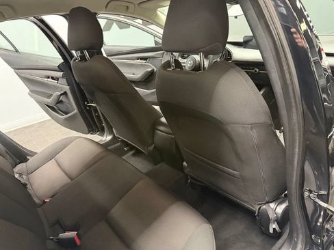 Used 2020 MAZDA MAZDA3 Sedan FWD image 46