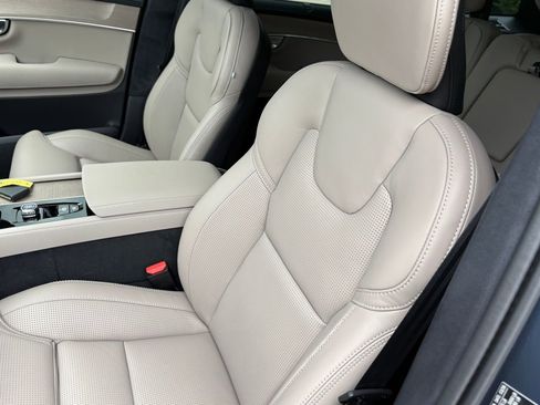 New 2026 Volvo XC90 T8 Ultra w/ Lounge Package AWD/4WD image 19
