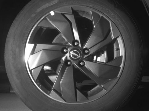 Used 2025 Nissan Rogue SV FWD image 16