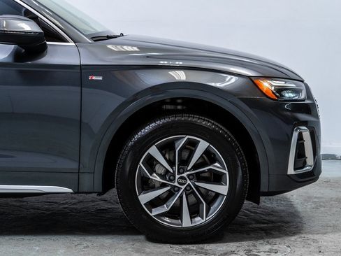 Used 2023 Audi Q5 2.0T Premium w/ Convenience Package image 12