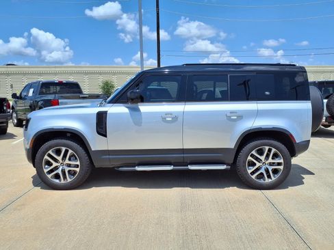 Used 2024 Land Rover Defender 110 S AWD/4WD image 3