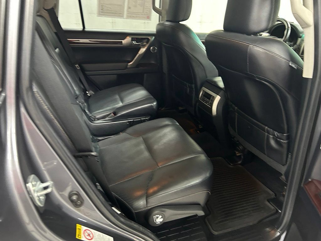 Used 2017 Lexus GX 460 Luxury w/ Preferred Accessory Package AWD/4WD image 14