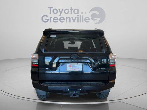 Used 2020 Toyota 4Runner SR5 AWD/4WD image 5