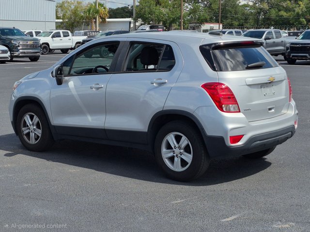Used 2022 Chevrolet Trax LS w/ Tint and Cruise Package FWD image 7