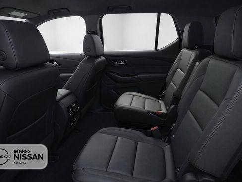Used 2024 Chevrolet Traverse RS image 13