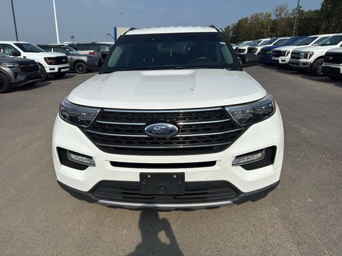 Used 2020 Ford Explorer XLT w/ Equipment Group 202A RWD image 2