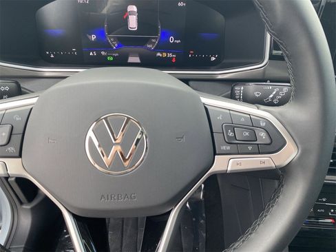 New 2026 Volkswagen Taos SE image 21