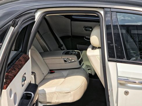 Used 2012 Rolls-Royce Ghost RWD image 38