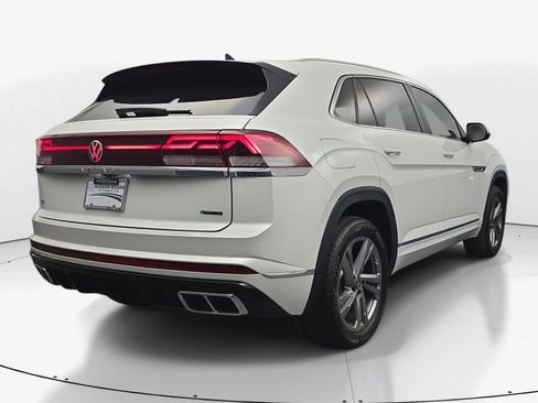 Used 2024 Volkswagen Atlas Cross Sport SEL R-Line AWD/4WD image 8