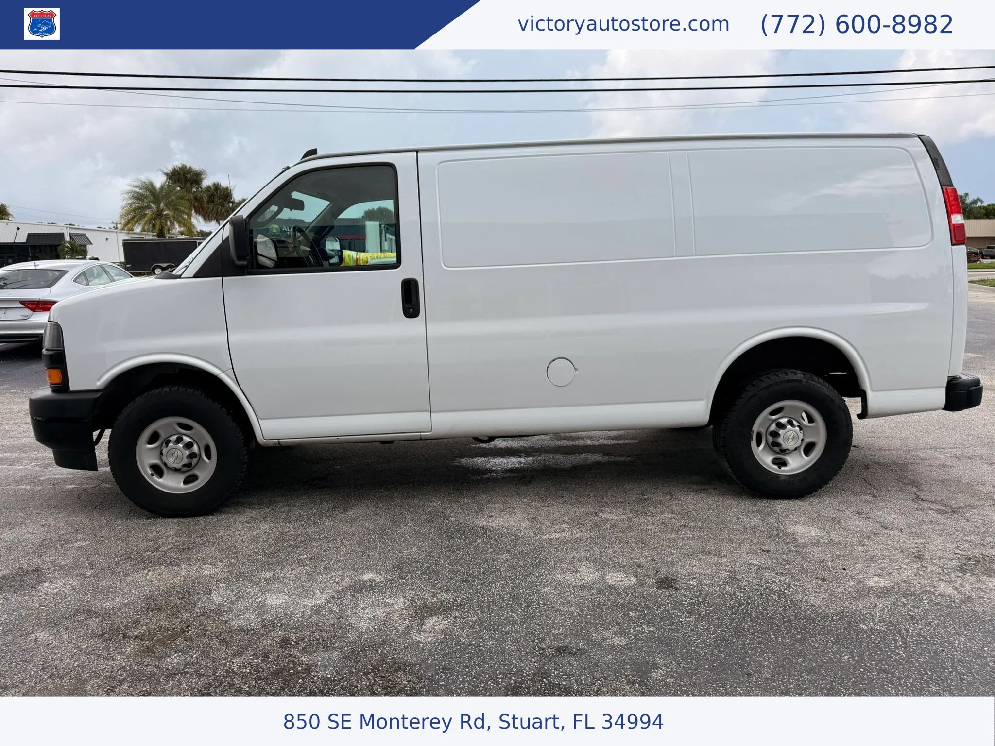 Used 2020 Chevrolet Express 2500 w/ Driver Convenience Package RWD image 9
