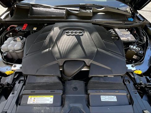 Used 2020 Audi Q7 3.0T Premium Plus AWD/4WD image 32