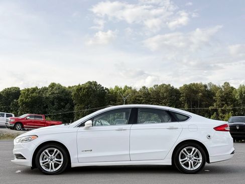 Used 2018 Ford Fusion SE w/ Equipment Group 602A FWD image 9