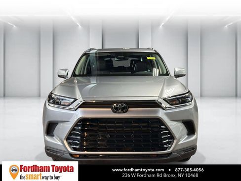 Certified 2025 Toyota Grand Highlander AWD image 8