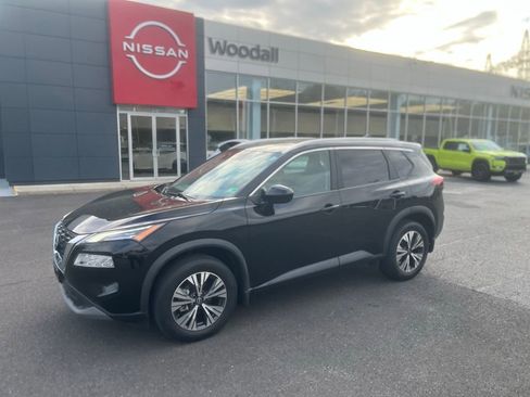 Used 2023 Nissan Rogue SV w/ SV Premium B Package image 1