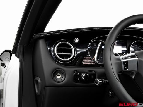 Used 2016 Bentley Continental GT image 25